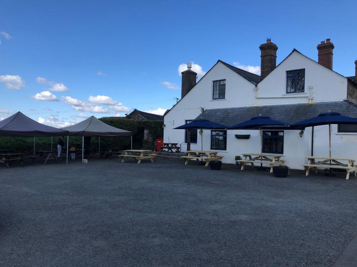 Blue Lion Inn Lewdown Exterior photo